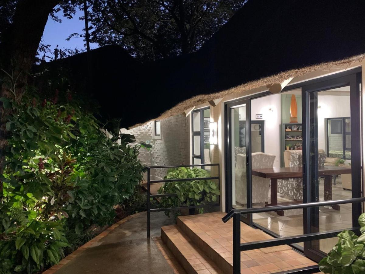 Pamarah Lodge Victoria Falls Exterior photo